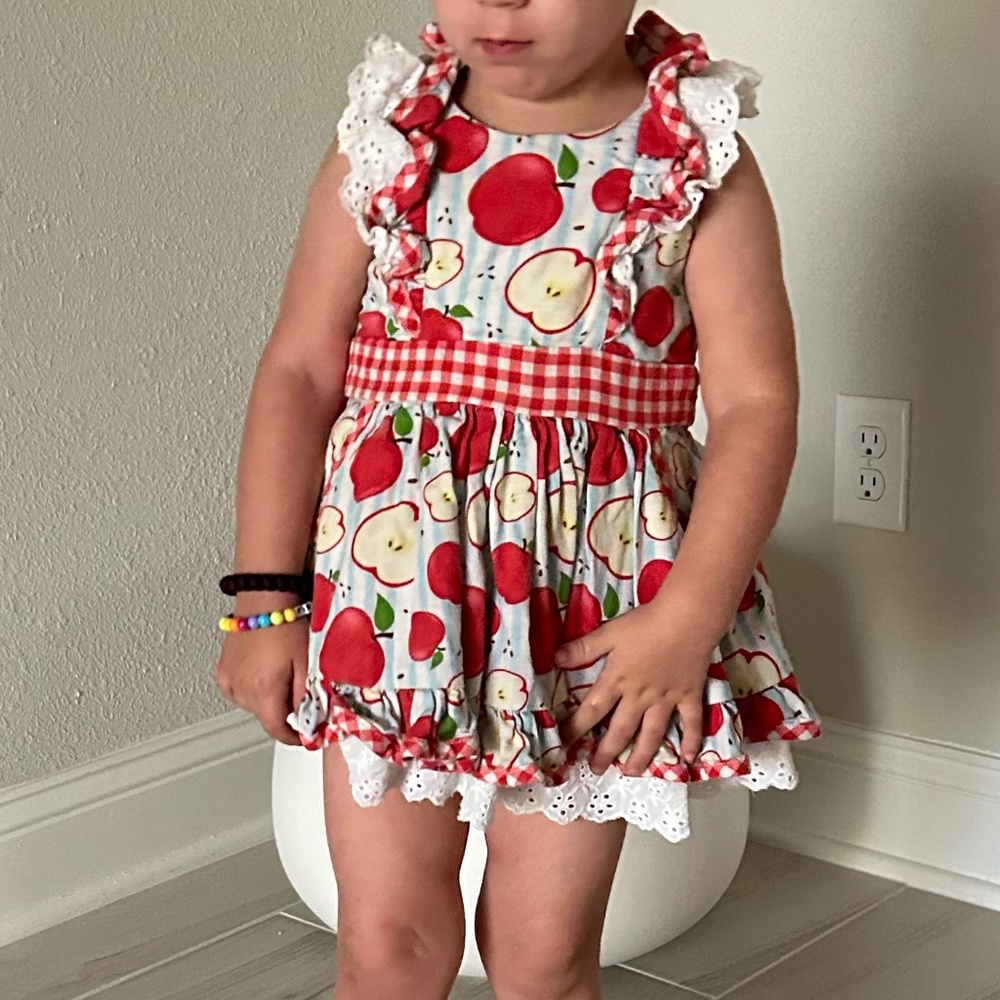 Makena lane apple outfit
